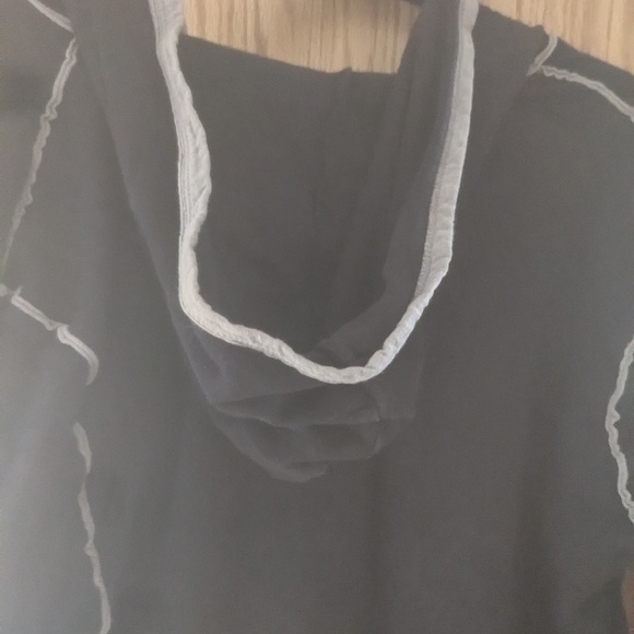 Guess half button hoodie - Picture 4 of 5